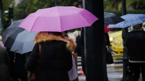 Με χαλάζι, καταιγίδες και θυελλώδεις ανέμους θα κυλήσει η Πέμπτη