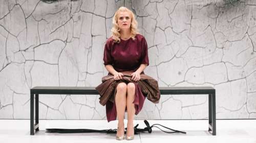 Οι εντυπωσιακές φωτογραφίες από την όπερα Έντα Γκάμπλερ