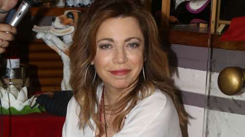 Η Δήμητρα Παπαδοπούλου με νέο hair look που &quot;κόβει&quot; χρόνια: To νεανικό shaggy style που την ανανέωσε