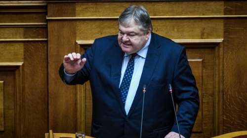 Βενιζέλος για Τσίπρα: Ψευδής ταυτότητα δήθεν νέας κεντροαριστεράς