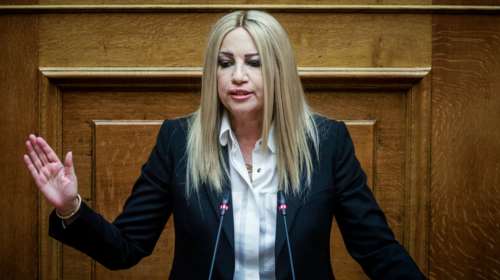 Γεννηματά: "Υπηρέτης ξένων συμφερόντων ο Τσίπρας"