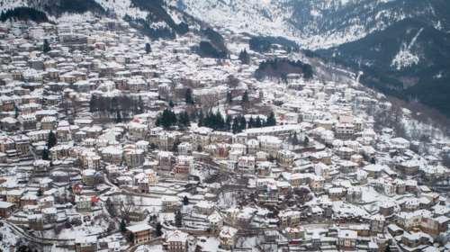 Το χιονισμένο Μέτσοβο από ψηλά