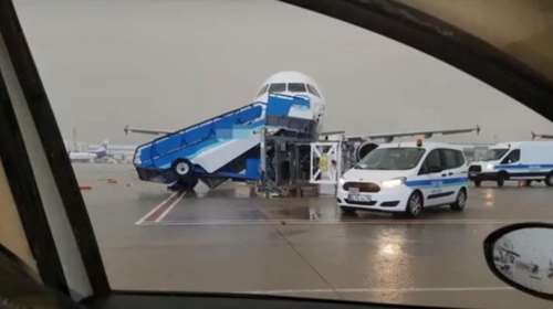 Τραυματίες από ανεμοστρόβιλο στο αεροδρόμιο της Αττάλειας