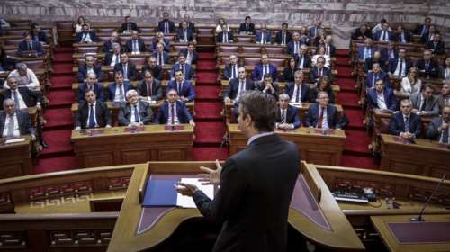 Ζυμώσεις στους «δεξιούς» ορόφους της «γαλάζιας» πολυκατοικίας