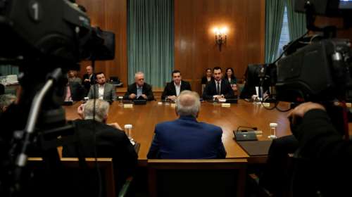 Από τις &quot;φουρτούνες&quot; των Πρεσπών στη &quot;μάχη&quot; της καθημερινότητας