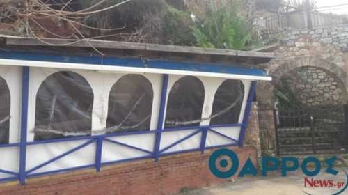 Μεγάλη κατολίσθηση στη Στούπα - Γκρεμίστηκε κατάστημα (φωτό)