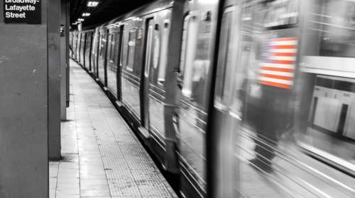 Νέα Υόρκη: Έχασε τη ζωή της στο μετρό-Κουβαλούσε το μωρό της