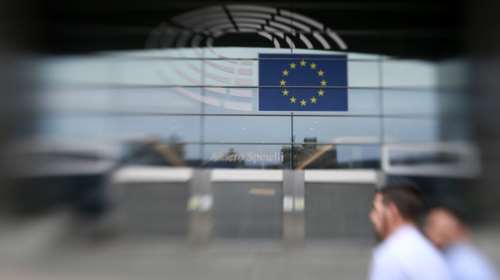 Guardian: Οι Ευρωεκλογές, οι θεωρίες συνωμοσίας και η Συμφωνία των Πρεσπών