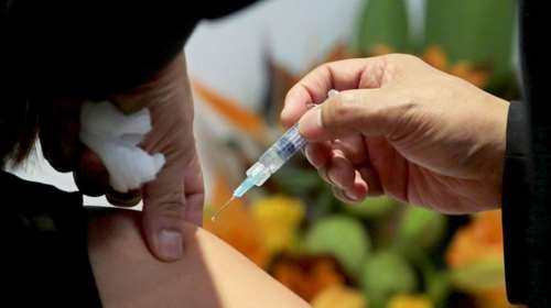 Σε άμεση εισαγωγή 50.000 αντιγριπικών εμβολίων προχωρά ο Ε.Ο.Φ