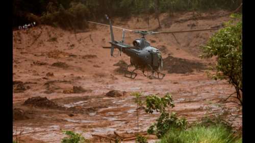 Νέο βίντεο: Η στιγμή που καταρρέει το φράγμα στη Βραζιλία
