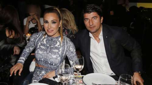 Πετρουλάκη: Σπάνια βραδινή έξοδος με τον Ίβιτς. Απίθανη σιλουέτα στα 48 της