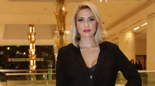 Έλενα Παπαβασιλείου: Λιποθύμησε &amp; χτύπησε στο κεφάλι- Η φωτο με τα σημάδια