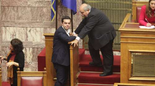 Γιατί ο Τσίπρας έκανε πίσω στο θέμα του Κανονισμού της Βουλής