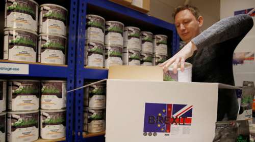 DW: Οι Βρετανοί αδειάζουν τα ράφια ενόψει Brexit