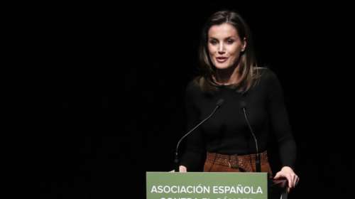 Η άτυχη στιγμή της Λετίσια: Φάνηκε το εσώρουχό της όταν άστραψαν τα φλας