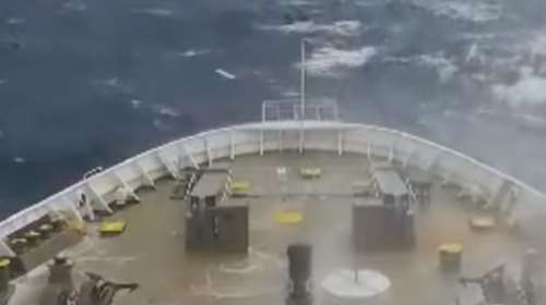 Η «μάχη» Ελληνα καπετάνιου με τα 9 μποφόρ στην Αδριατική (βίντεο)