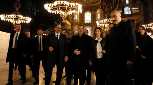 Συμβολική επίσκεψη Τσίπρα σε Αγιά Σοφιά και Σχολή της Χάλκης