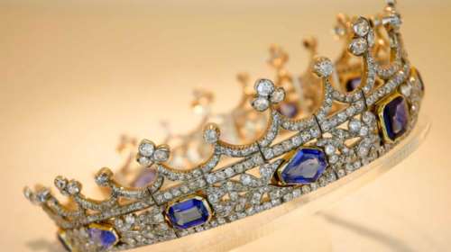 Η μυθική ιστορία αγάπης σε μια τιάρα που εκτίθεται πρώτη φορά