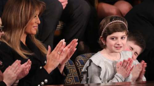 Το Κογκρέσο υποκλίθηκε στην 10χρονη Γκρέις που έδωσε μάχη με τον καρκίνο