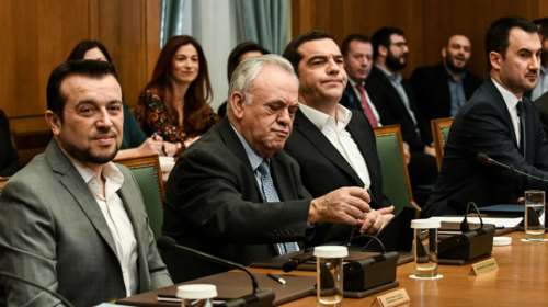 Επιστροφή στα καυτά μέτωπα της καθημερινότητας για το Μαξίμου