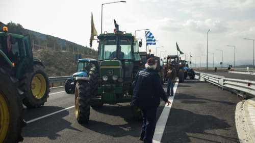 Παραμένουν τα αγροτικά μπλόκα στη Μακεδονία - «κληρώνει» για τη Νίκαια