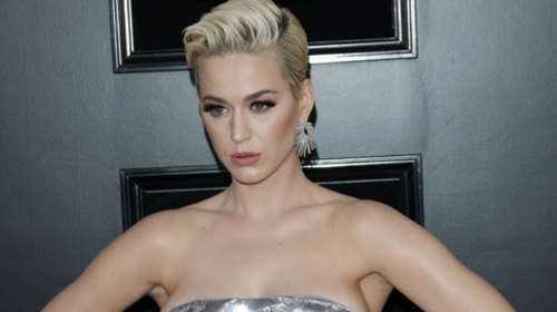 Θύελλα αντιδράσεων για τα παπούτσια της Κέιτι Πέρι