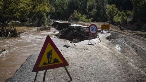 Υποχώρηση του επαρχιακού δρόμου στην Αρτέμιδα Πόρου Τροιζηνίας