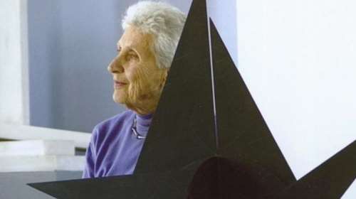 H πρωτοπόρος Άλεξ Μυλωνά μέσα από την αναδρομική της έκθεση