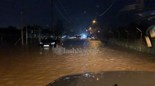 Εγκλωβισμένοι οδηγοί στα Χανιά σε δρόμους χειμάρρους - Κλείνουν δρόμοι-vid