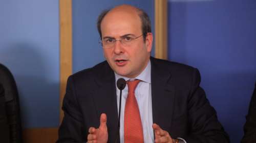 Χατζηδάκης: Συρρικνώνεται η προστασία της α&#39; κατοικίας