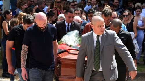 Ράγισαν καρδιές στο τελευταίο αντίο στον Εμιλιάνο Σάλα