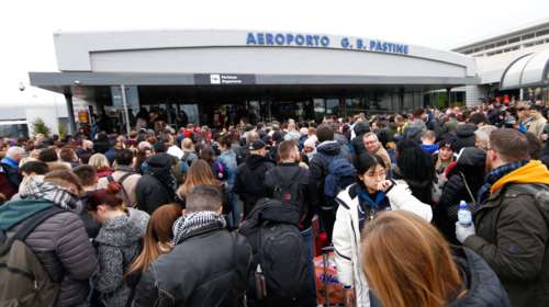 Eκλεισε μετά από φωτιά το αεροδρόμιο Τσιαμπίνο στην Ρώμη