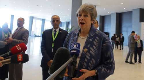 Αναβολή του Brexit για 2 μήνες ενδέχεται να ζητήσει η Μέι από την ΕΕ