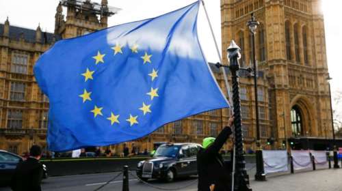 Το Politico προειδοποιεί για το άτακτο Brexit με... Θουκυδίδη