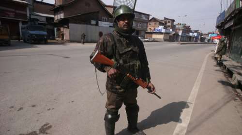 Η Ινδία βομβάρδισε στρατόπεδο εξτρεμιστών στο Πακιστάν