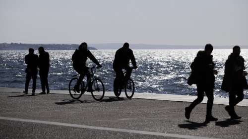 Έρευνα: Τι κάνουν οι Θεσσαλονικείς όταν κατεβαίνουν «παραλία»;