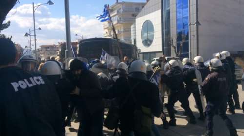 Ένταση κατά την επίσκεψη της Γεροβασίλη στην Πτολεμαϊδα,  πέντε τραυματίες