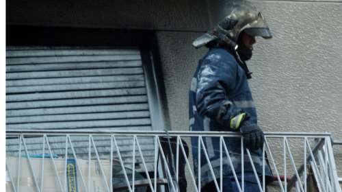 Νεκρό άτομο εντοπίστηκε μετά από πυρκαγιά σε μονοκατοικία στην Αρτέμιδα