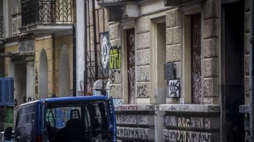 Η &quot;αμαρτωλή&quot; κατάληψη Αραχώβης: Ληστές, διαρρήκτες &amp; έμποροι ναρκωτικών