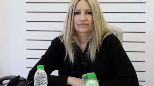 Γεννηματά: &quot;Χορηγός της Δεξιάς και της Χρυσής Αυγής ο Τσίπρας&quot;