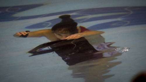 Εικόνες σοκ στον αγώνα πόλο γυναικών Ολυμπιακός - Γλυφάδα-Εισβολή με ρόπαλα