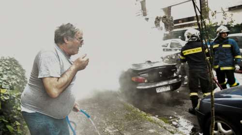 Επεισόδια σε Παπαστράτειο και Νίκαια: Τραυματίες και προσαγωγές