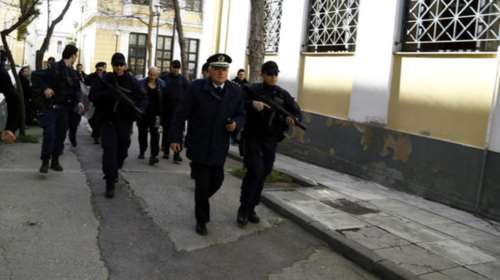 Ο γλαφυρός διάλογος της δικαστικού με τον βαρυποινίτη Βλαστό