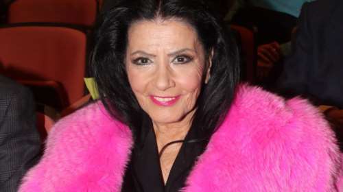 Η λαμπερή εμφάνιση της Ζωζώς Σαπουντζάκη