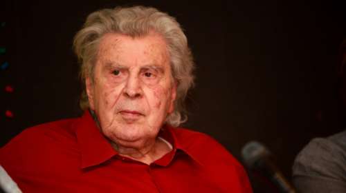 Δύσκολες ώρες για τον Μίκη Θεοδωράκη, 11 μέρες στο νοσοκομείο