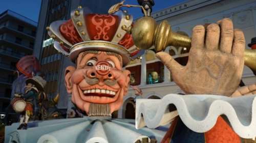 Χιλιάδες καρναβαλιστές στους δρόμους της Πάτρας