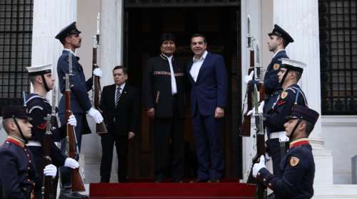 Τσίπρας σε Μοράλες: Μας συνδέουν κοινές αξίες με τη Βολιβία