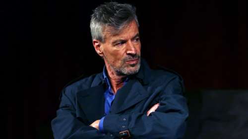 Νίκος Ζιάγκος: Έμεινε άστεγος, πάλεψε τα ναρκωτικά με το γιο του &amp; τώρα...