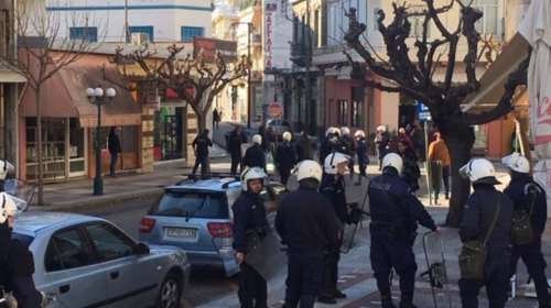 Σοβαρά επεισόδια μεταξύ οπαδών στο Αγρίνιο (φωτό &amp; βίντεο)