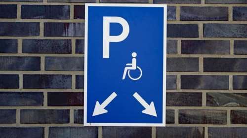 Χανιά: «Ηλεκτρονικό μάτι» τοποθετείται στις θέσεις στάθμευσης ΑμεΑ